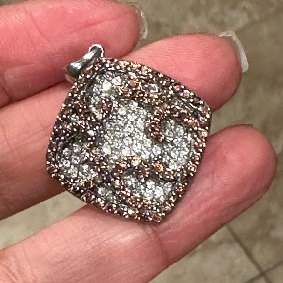 Cluster Mocha & White Cubic Zirconia Silver Pendant - Picture 3 of 11